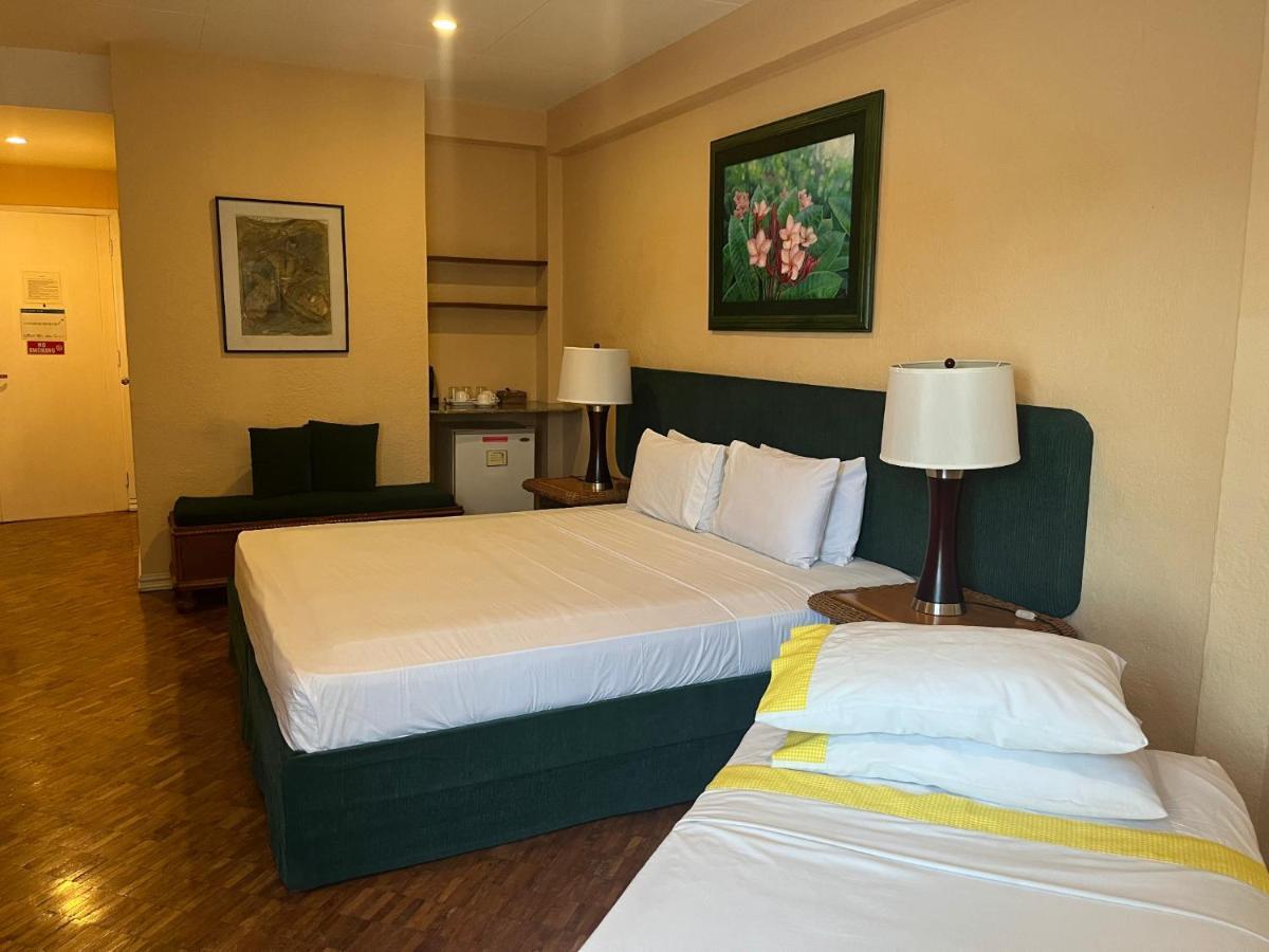 Coco Grande Hotel Dumaguete City Exterior foto